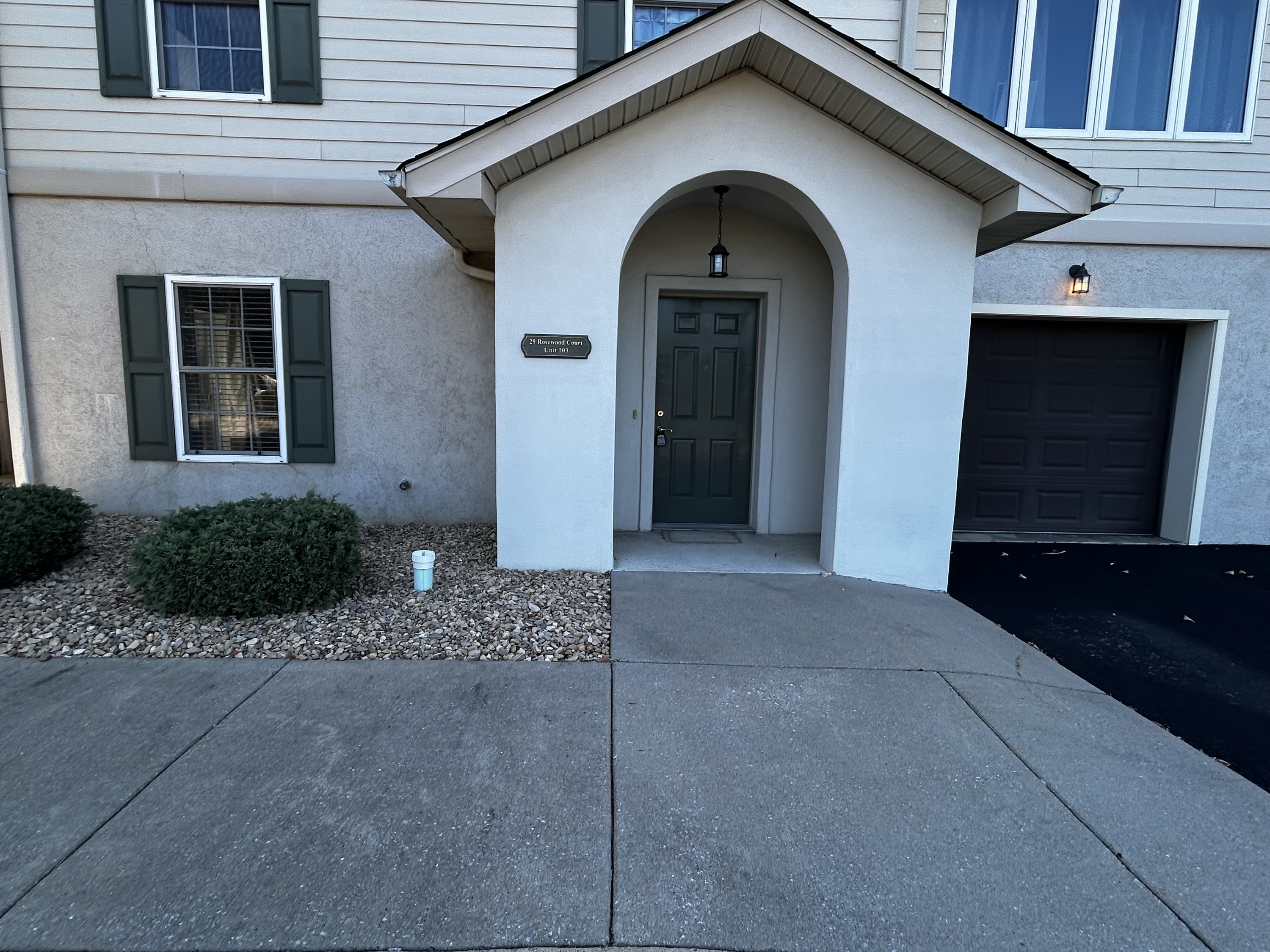 29 Rosewood Court - 103